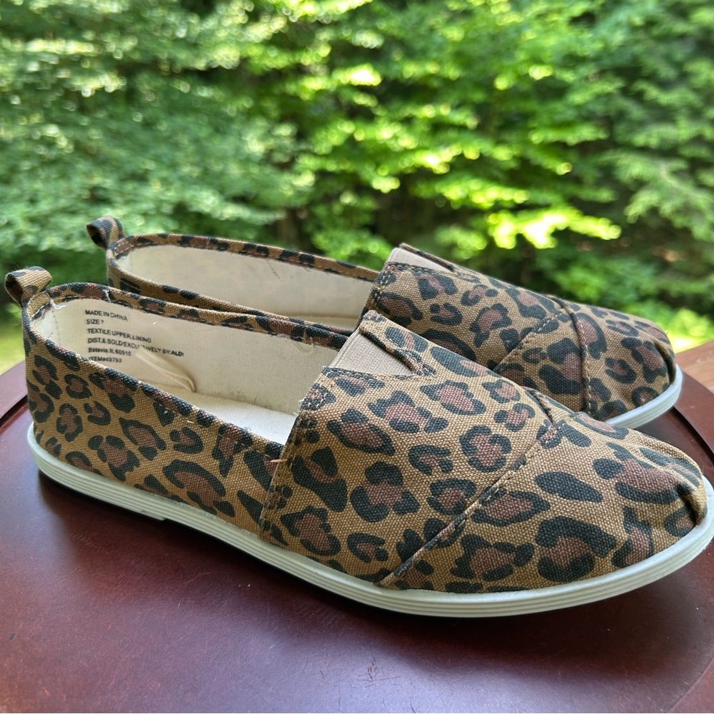 Canvas Leopard Print Espadrille Flats | Women’s 7 | Memory Foam Slip Ons - Picture 2 of 9